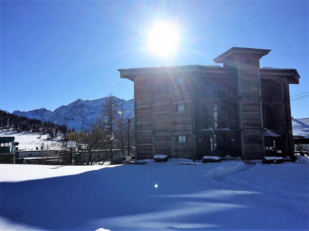 Chalet Weal Aparthotel Sestriere Exterior photo